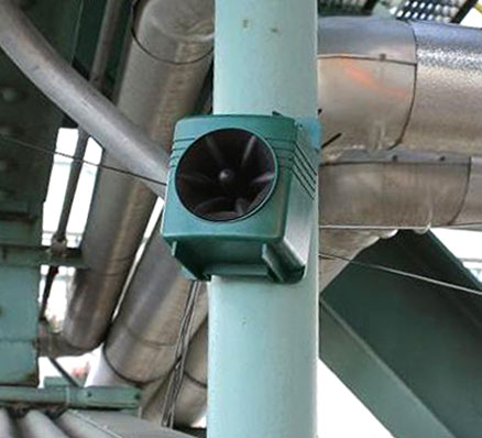 Bird-X extension speaker mounted on pole Bird-X extension speaker mounted on pole
